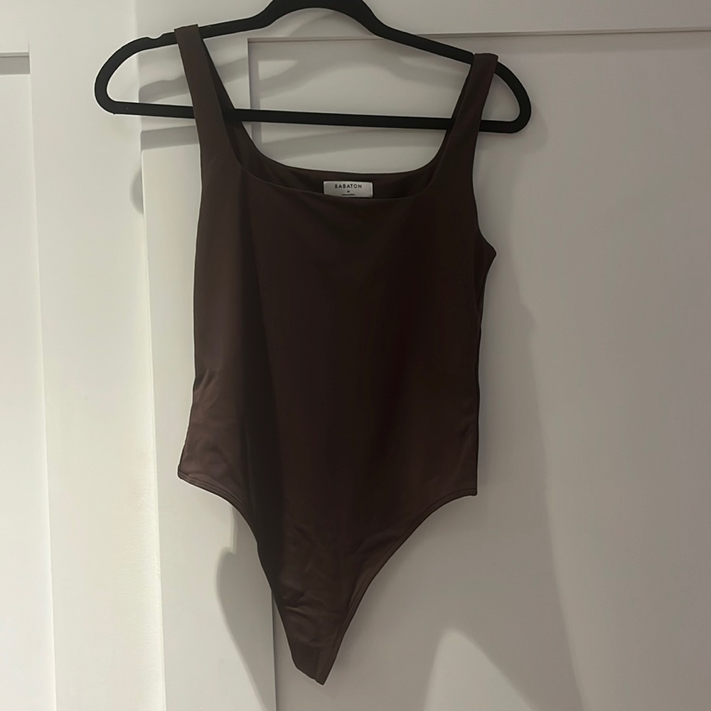 Aritzia Babaton Contour Bodysuit in color Coffee Bean